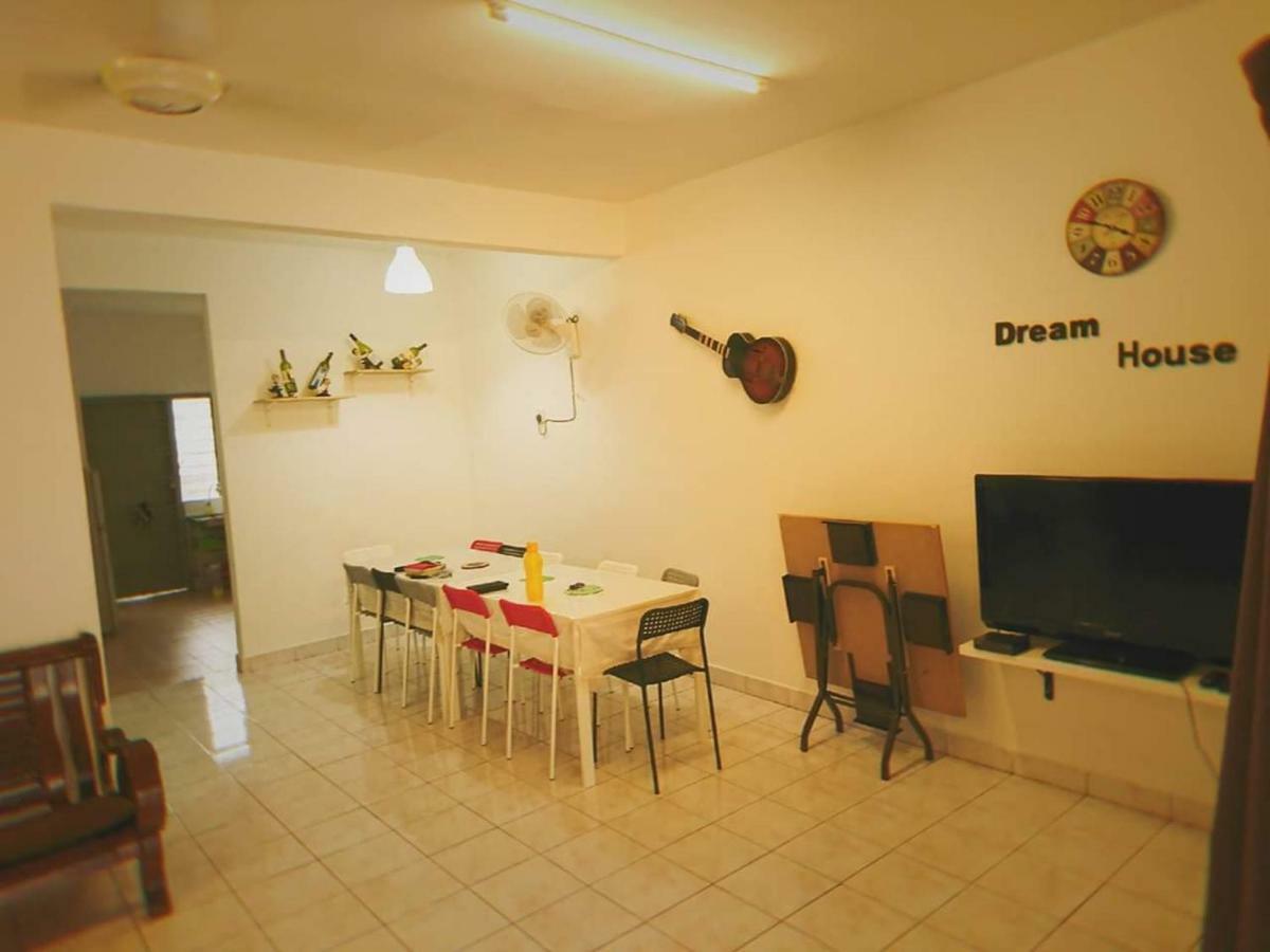 Wong Bentong Makmur Homestay Exterior photo